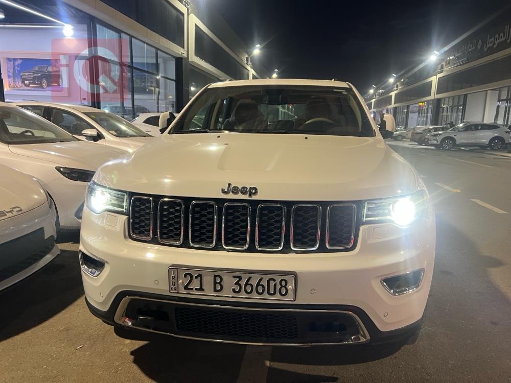 جیپ گراند شیرۆکی